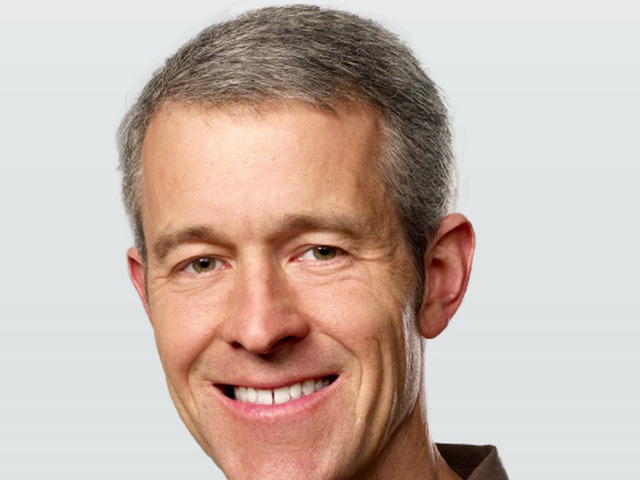 apple-co-coo-moi-bo-nhiem-hang-loat-lanh-dao-cap-cao