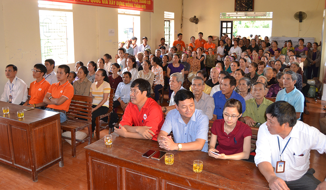FPT trao hơn 3.000 suất quà tổng trị giá 730 triệu đồng cho người dân miền Trung